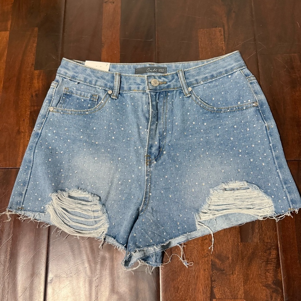 NWT Cali 1850 Rhinestone Shorts Women’s Size 7 Bling Shiny